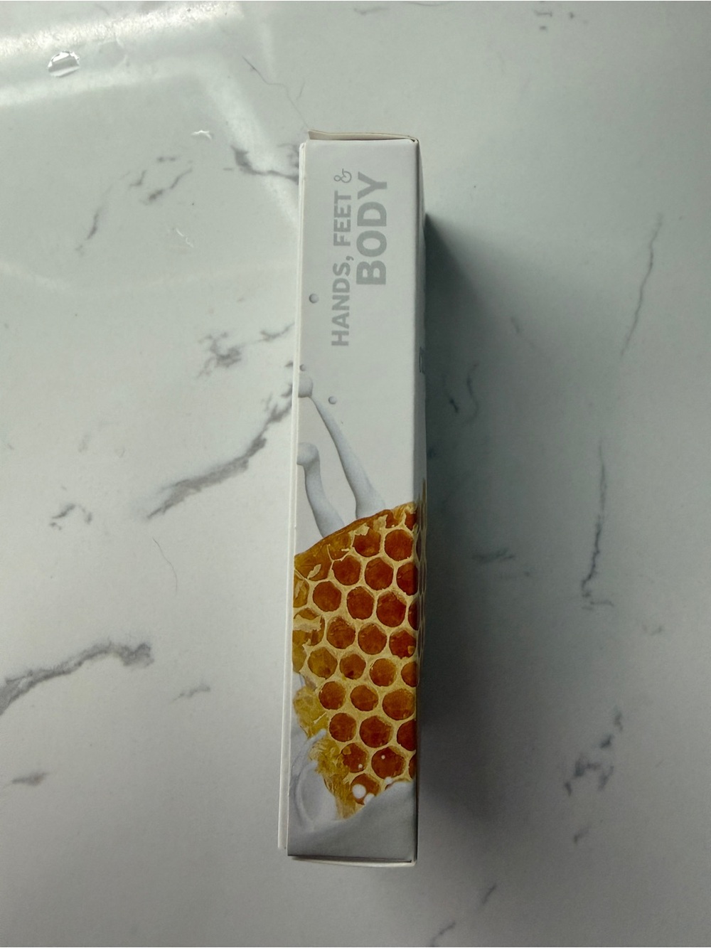 NIB Cuccio Naturale Revitalizing Roll-On Cuticle Oil Milk & Honey 10mL - Picture 5 of 6